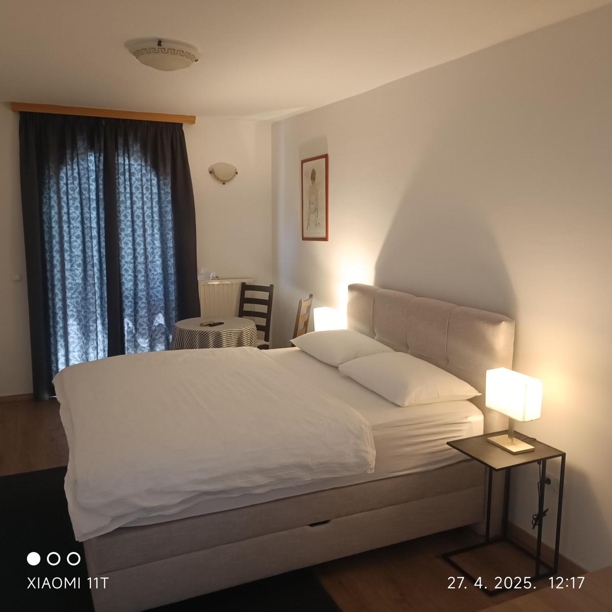 Marko Rooms Krk Town Ruang foto