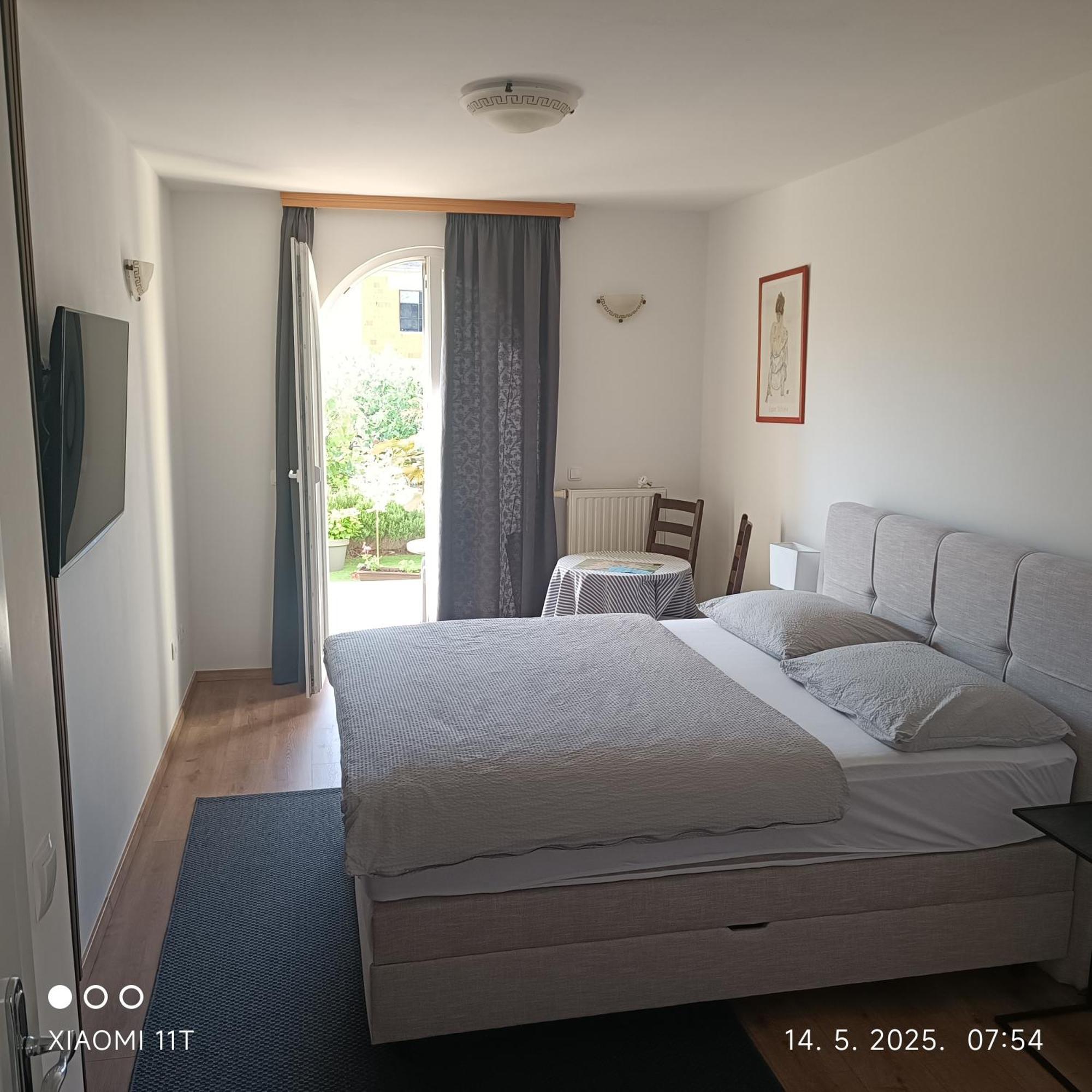 Marko Rooms Krk Town Bagian luar foto